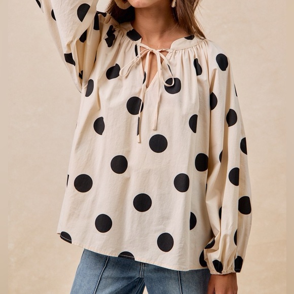 Polka Dot Exaggerated Balloon Sleeves Blouse - Picture 2 of 10